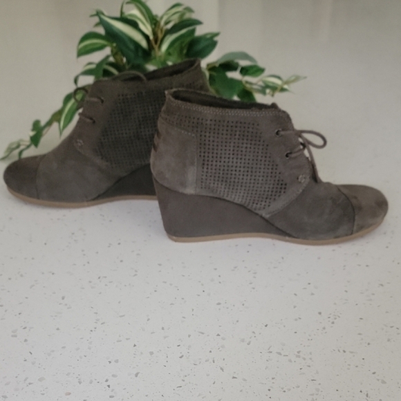 Toms Shoes - Toms Olive Brown Wedge Shoes with Lace-Up Design